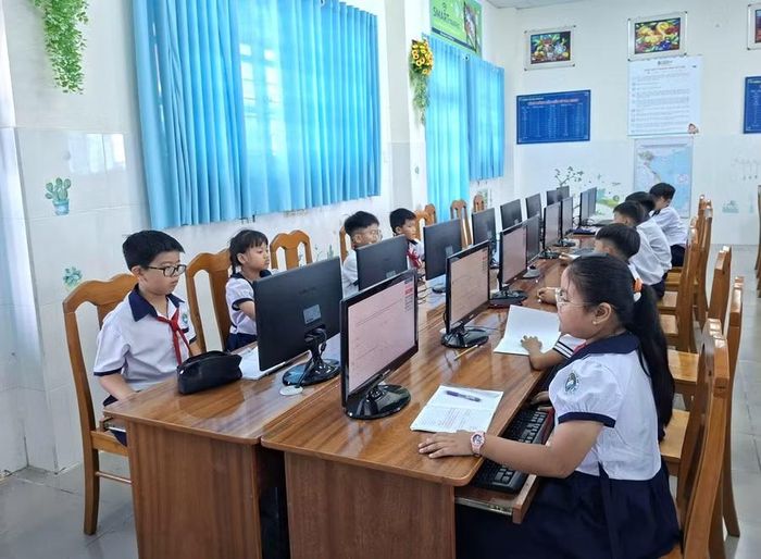 Hoạt động học tập của học sinh Trường Tiểu học Thạnh An.
