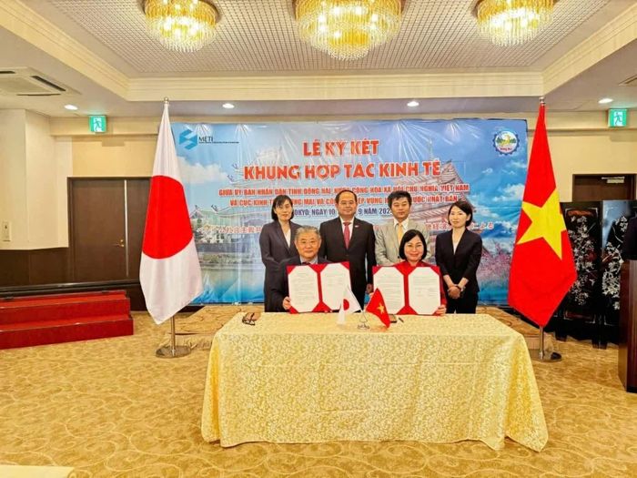 Tháng 9/2024, tại Tokyo (Nhật Bản), UBND tỉnh Đồng Nai đã phối hợp với Đại sứ quán Việt Nam tại Nhật Bản tổ chức Lễ tái ký kết Khung hợp tác kinh tế lần thứ V với Cục Kinh tế, Thương mại và Công nghiệp vùng Kansai (METI-Kansai). (Nguồn: Báo Đồng Nai)