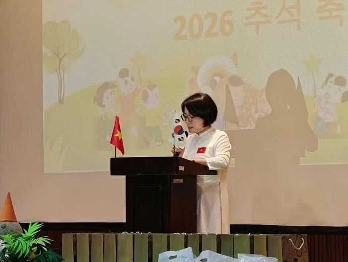 Bà Phạm Thị Gái - Chủ tịch Hội người Việt Nam tại thành phố Incheon phát biểu. (Nguồn: TTXVN)