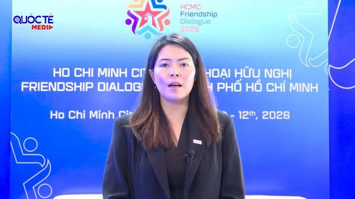 Giám đốc Bộ phận Kinh doanh quốc tế, Liên đoàn Doanh nghiệp Singapore (SBF) Tan Shu Yee chia sẻ về cơ hội hợp tác phát triển logistics, hạ tầng xanh và chuỗi cung ứng số giữa Singapore - TP. Hồ Chí Minh. (Ảnh: Thành Long)