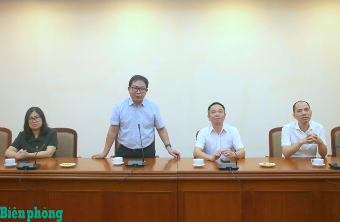 Phó Tổng Giám đốc Thông tấn xã Việt Nam Nguyễn Tuấn Hùng bày tỏ mong muốn hai đơn vị phối hợp chặt chẽ trong thời gian tới. Ảnh: TK