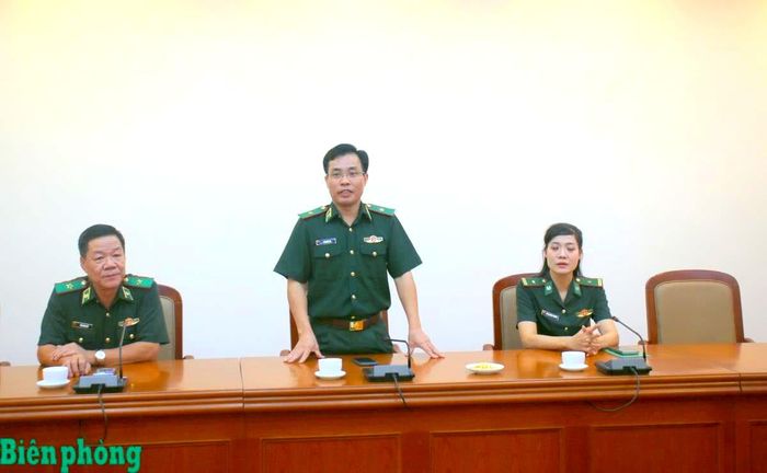 Thiếu tướng Vũ Quốc Ân gửi lời chúc tốt đẹp tới Đảng ủy, Ban Giám đốc và toàn thể cán bộ, phóng viên, biên tập viên Thông tấn xã Việt Nam nhân Ngày truyền thống. Ảnh: TK