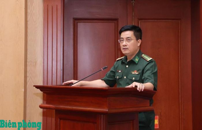 Đại tá Đỗ Ngọc Vĩnh, Chỉ huy trưởng Bộ đội Biên phòng tỉnh Thanh Hóa báo cáo tại hội nghị. Ảnh: Tuấn Kiệt