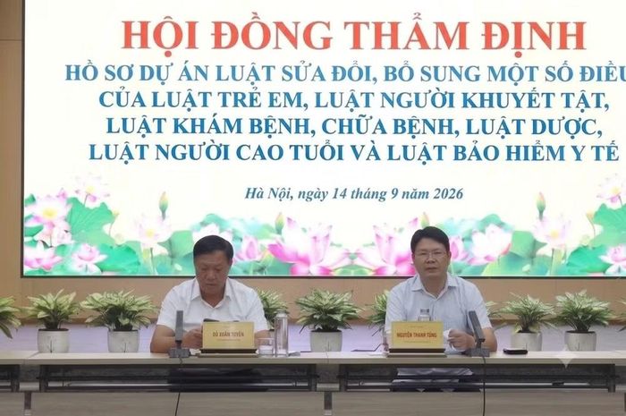 Thứ trưởng Bộ Tư pháp Nguyễn Thanh Tịnh chủ trì Hội đồng thẩm định. Ảnh: H.M