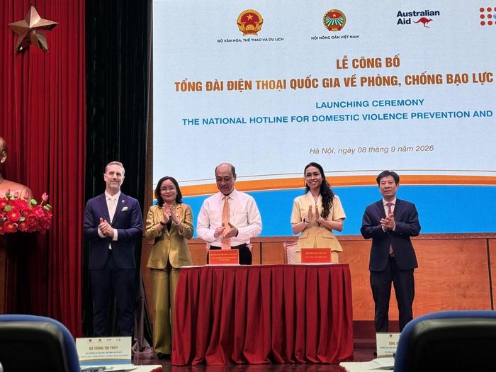 Lễ công bố Tổng đài điện thoại quốc gia về phòng, chống bạo lực gia đình 117 (Ảnh Ngọc Hà)