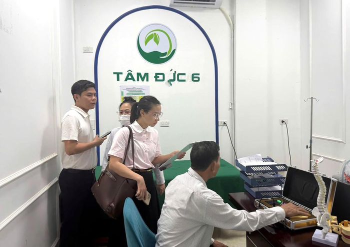 Phòng khám YHCT Tâm Đức 6 sử dụng người hành nghề không có giấy phép hoặc chứng chỉ hành nghề khám bệnh, chữa bệnh (ảnh Sở Y tế Nghệ An).