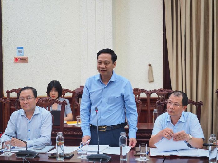 Phó Trưởng Ban Thi đua - Khen thưởng Trung ương Phạm Đức Toàn phát biểu tại cuộc họp.