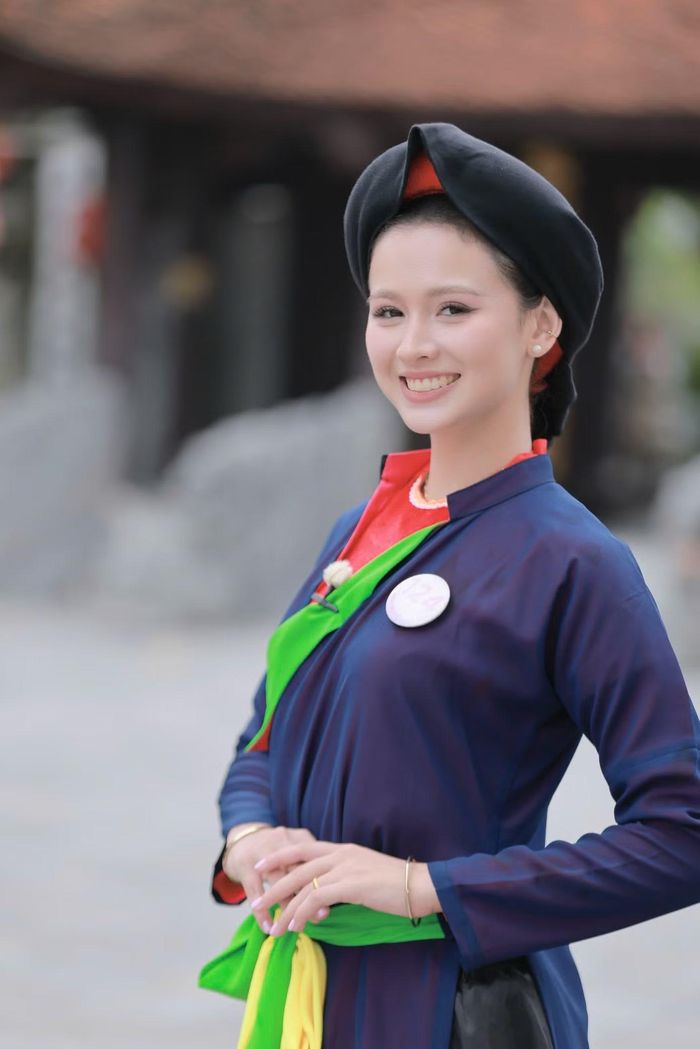 Với cô gái mang hai dòng máu Việt - Pháp như Gouband Lisa, việc được thử mặc trang phục của liền chị để lại kỷ niệm đặc biệt. Thông qua hành trình Hoa hậu Việt Nam 2026, Lisa thêm hiểu và yêu văn hóa truyền thống.