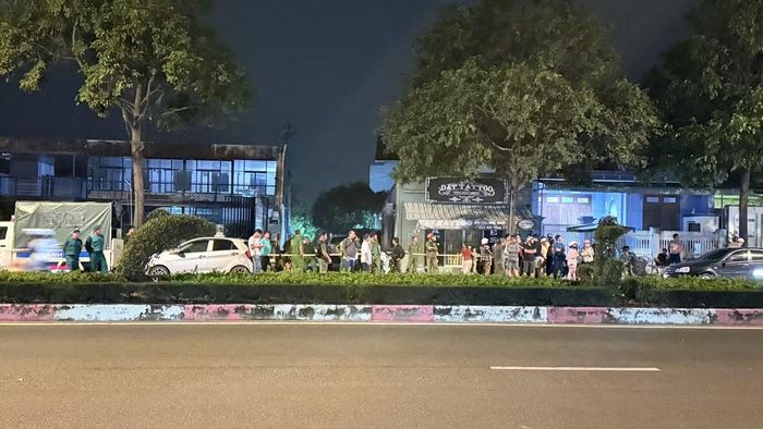 Hiện trường vụ án được cơ quan chức năng phong tỏa để khám nghiệm vào tối 13/9