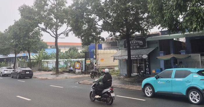 Sau khi hoàn tất công tác khám nghiệm, lực lượng chức năng đã dỡ bỏ phong tỏa để gia đình lo hậu sự cho nạn nhân.