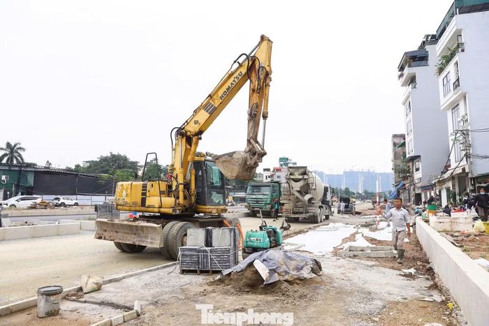Sau khi nút thắt mặt bằng được tháo gỡ, công trường bước vào giai đoạn tăng tốc, hướng tới hoàn thành các hạng mục còn lại và thông xe kỹ thuật trước ngày 30/9.