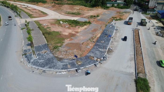 Theo hợp đồng ký kết, thời gian thực hiện công trình từ quý III/2018 đến quý 4/2019. Sau đó, dự án gia hạn vào các năm 2020 và 2022. Sau nhiều lần chậm tiến độ, tháng 4/2025, nhà thầu đã tái khởi động dự án. Dự kiến, dự án sẽ hoàn thành cuối năm 2026.