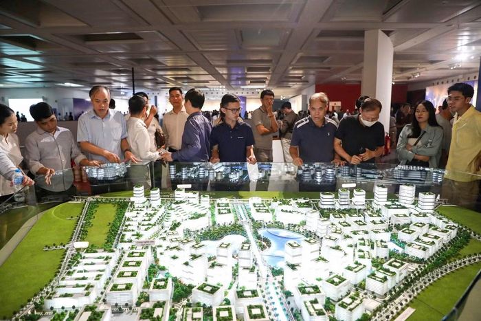 13 tổ chức tín dụng đã tiếp cận dự án lớn, quan trọng của Hà Nội. Ảnh: Như Ý.