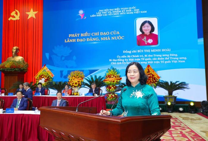 Chủ tịch Uỷ ban Trung ương MTTQ Việt Nam Bùi Thị Minh Hoài phát biểu chỉ đạo hội nghị. Ảnh: VUFO