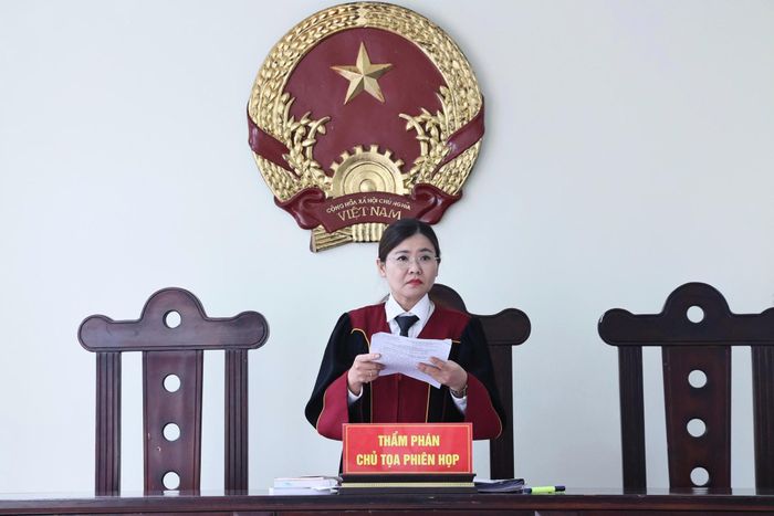 Thẩm phán Nguyễn Hoài Phương - Chủ tọa phiên họp.
