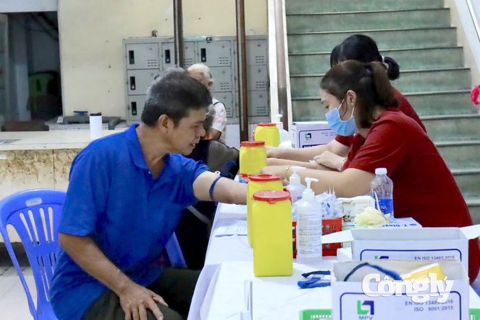 Người dân TP.HCM được khám sức khỏe miễn phí.