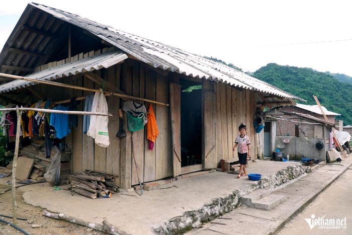Một góc bản Tây Tiến nơi gia đình anh Sử sinh sống. Ảnh: Lê Dương