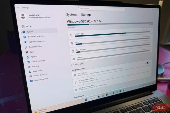 Windows tích hợp sẵn các công cụ để giải phóng dung lượng. Ảnh: MUO