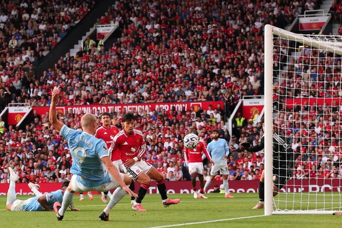 Bàn thắng của Haaland lẽ ra không được công nhận - Ảnh: SunSport
