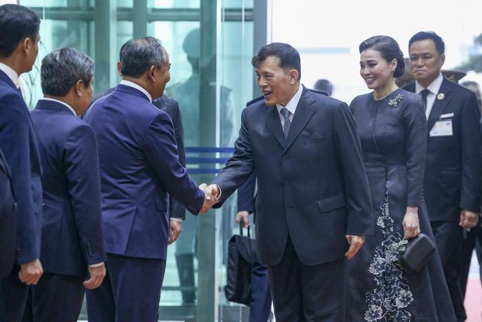 Lễ đón Nhà vua Thái Lan Maha Vajiralongkorn và Hoàng hậu Suthida tại sân bay. Ảnh: Minh Nhật