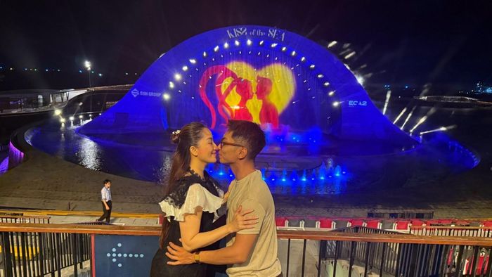Kiện tướng dancesport Khánh Thi hôn đắm đuối chồng kém 11 tuổi - kiện tướng Phan Hiển bên biển Phú Quốc.