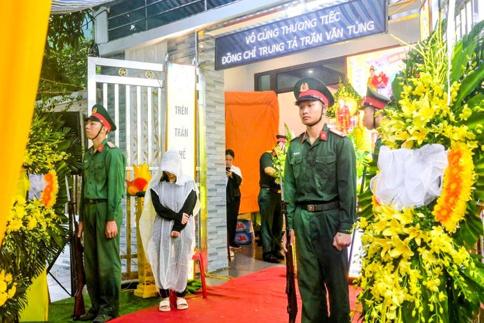 Tang lễ Trung tá Trần Văn Tùng được tổ chức theo nghi thức Quân đội, do Thượng tá Nguyễn Quang Hoài, Trung đoàn trưởng Trung đoàn 568, làm Trưởng ban