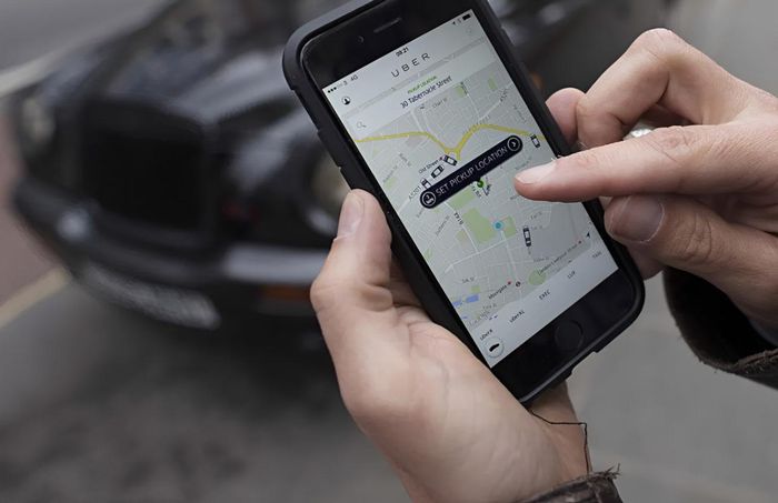 241.000 tài xế Uber tại châu Âu đang khởi kiện tập thể, cáo buộc thuật toán AI định giá cuốc xe của Uber đã khiến họ mất hàng nghìn USD mỗi năm. Ảnh: Bloomberg