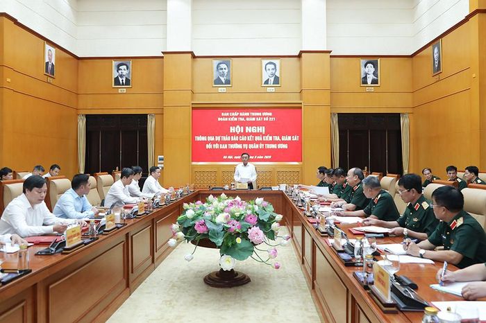Thường trực Ban Bí thư Trần Cẩm Tú chủ trì hội nghị. Ảnh: Cổng TTĐT Bộ Quốc phòng