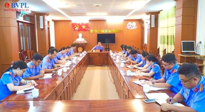 Viện trưởng VKSND TP Cần Thơ chỉ đạo tại buổi họp giao ban.