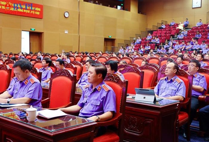 Thủ trưởng các đơn vị thuộc VKSND tối cao và đại biểu dự Hội nghị tại điểm cầu VKSND tối cao.