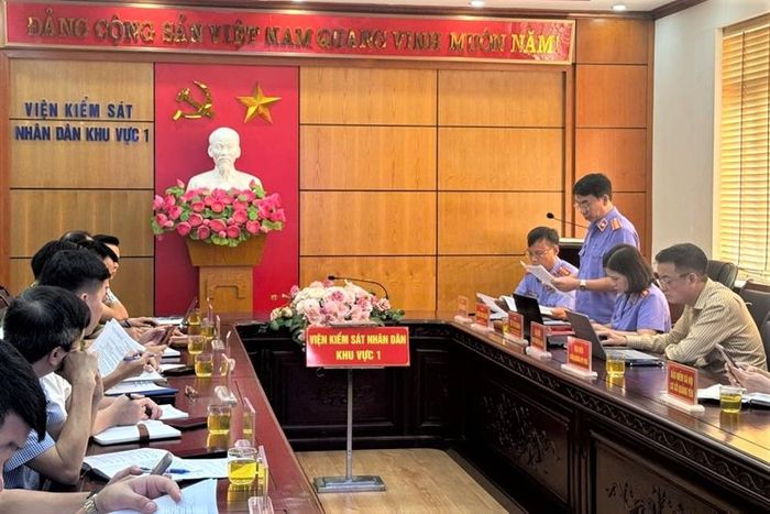  Đồng chí Dương Trọng Cường, Phó Viện trưởng VKSND khu vực 1, TP Quảng Ninh công bố quyết định thành lập Tổ công tác.
