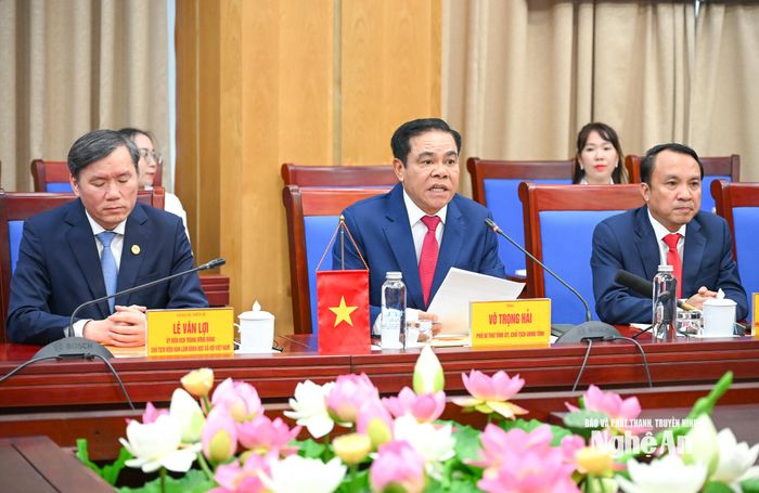 Chủ tịch UBND tỉnh Võ Trọng Hải phát biểu tại buổi làm việc. Ảnh: Thành Cường