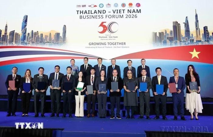 Tổng Bí thư, Chủ tịch nước Tô Lâm và Thủ tướng Thái Lan Anutin Charnvirakul chứng kiến trao các thỏa thuận hợp tác giữa doanh nghiệp hai nước tại Diễn đàn kinh tế Thái Lan - Việt Nam (Bangkok, 28/5/2026). (Ảnh: Thống Nhất/TTXVN)
