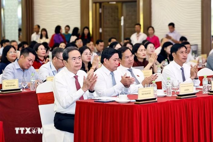 Chủ tịch Quốc hội Trần Thanh Mẫn và đại biểu dự Hội nghị Cộng tác viên toàn quốc Báo Đại biểu Nhân dân 2026. (Ảnh: Doãn Tấn/TTXVN)