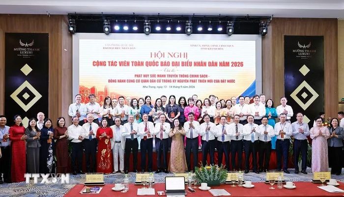 Chủ tịch Quốc hội Trần Thanh Mẫn với đại biểu dự hội nghị. (Ảnh: Doãn Tấn/TTXVN)