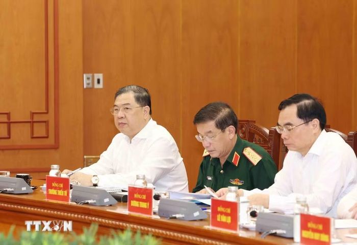 Các đồng chí Thường trực Ban Chỉ đạo 35 Trung ương tham dự cuộc họp. (Ảnh: Phương Hoa/TTXVN)