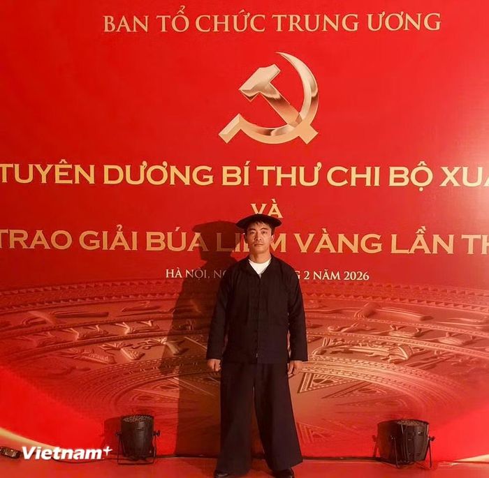 Thò Mí Xá tại Lễ tuyên dương Bí thư Chi bộ xuất sắc toàn quốc năm 2026. (Ảnh: Minh Tâm/Vietnam+)