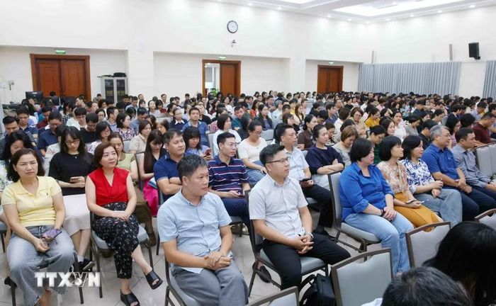 Đảng viên thuộc Đảng bộ Thông tấn xã Việt Nam tham dự Hội nghị trực tuyến tại điểm cầu trụ sở Thông tấn Quốc gia (5 Lý Thường Kiệt, Hà Nội). (Ảnh: Phạm Kiên/TTXVN)