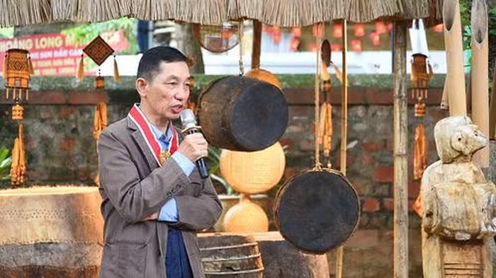 Nhà sưu tầm Đặng Minh Tâm. (Ảnh: PV/Vietnam+)