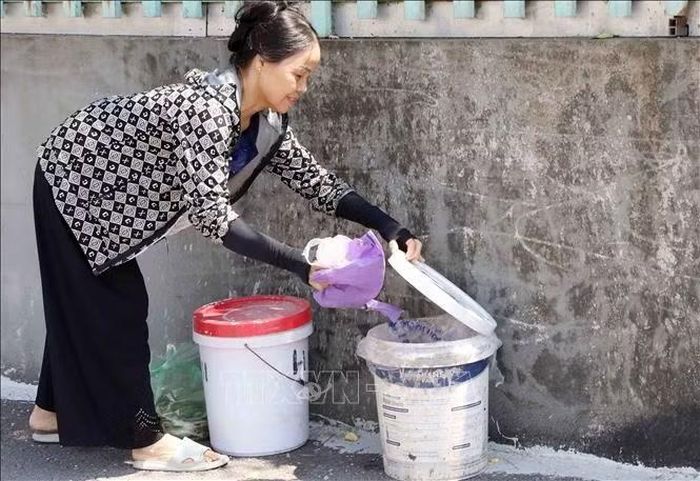 Xã Hoàn Long đã thực hiện Đề án xử lý nước thải, rác thải sinh hoạt và vệ sinh môi trường giai đoạn 2026 - 2030, mang lại những lợi ích thiết thực. Ảnh: Thế Duyệt/TTXVN