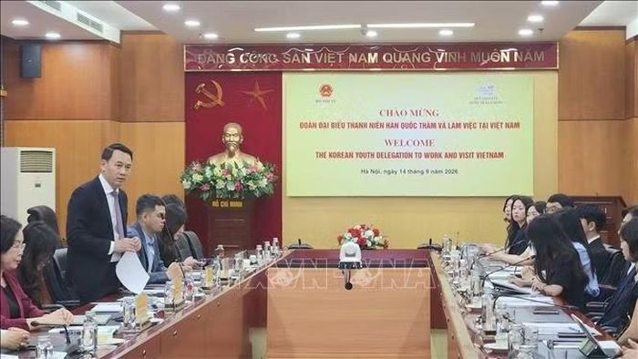 Quang cảnh buổi làm việc.