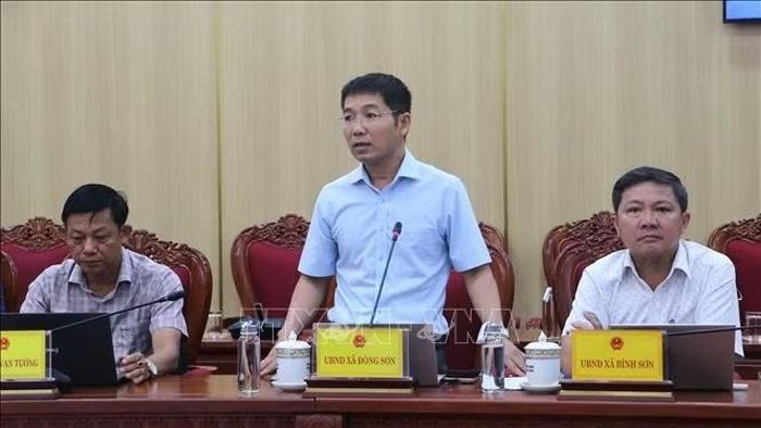 Đại biểu đóng góp ý kiến tại buổi làm việc.