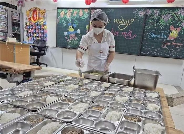 Các khâu trong quy trình tổ chức bữa ăn bán trú được kiểm soát chặt chẽ.
