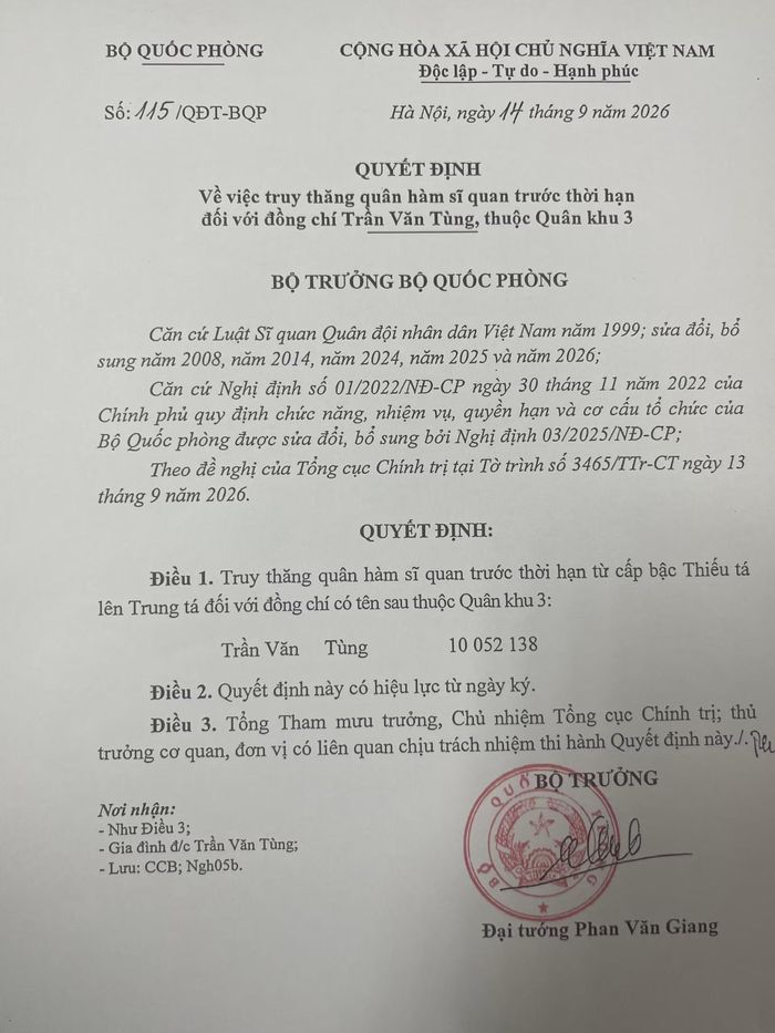 Đại tướng Phan Văn Giang, Bộ trưởng Bộ Quốc phòng đã ký Quyết định số 115/QĐT-BQP ngày 14/9/2026 truy thăng quân hàm sĩ quan trước niên hạn cho đồng chí Trần Văn Tùng.