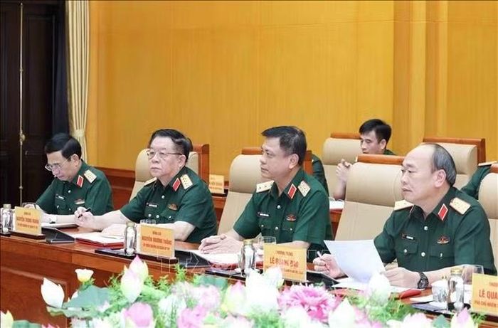 Các đồng chí Ban Thường vụ Quân uỷ Trung ương tham dự hội nghị. Ảnh: Phương Hoa/TTXVN