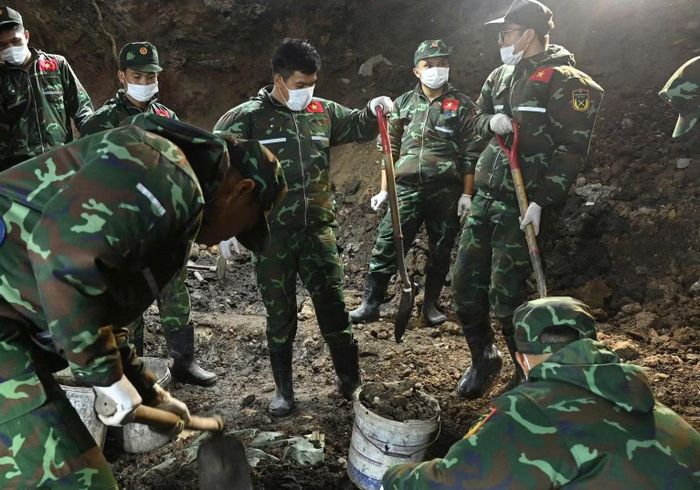 Công tác tìm kiếm được lực lượng triển khai cẩn thận và tỉ mỉ.