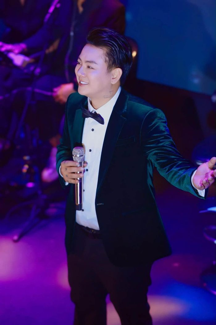 Nam ca sĩ Hoài Lâm.