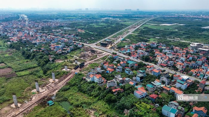 Khi hoàn thành, cầu Hồng Hà sẽ góp phần khép kín tuyến đường vành đai 4, hình thành trục giao thông liên vùng kết nối Hà Nội với các tỉnh lân cận, đồng thời giảm áp lực giao thông cho các cây cầu hiện hữu.