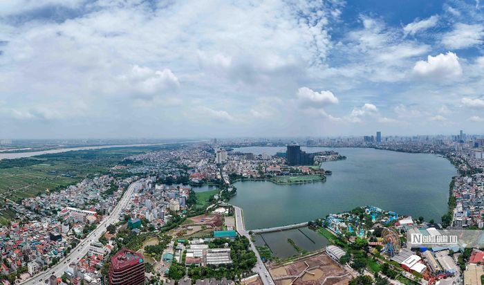 Công trình kết hợp cảnh quan khu vực hồ Tây, tạo nên tổng thể diện mạo đô thị hiện đại.