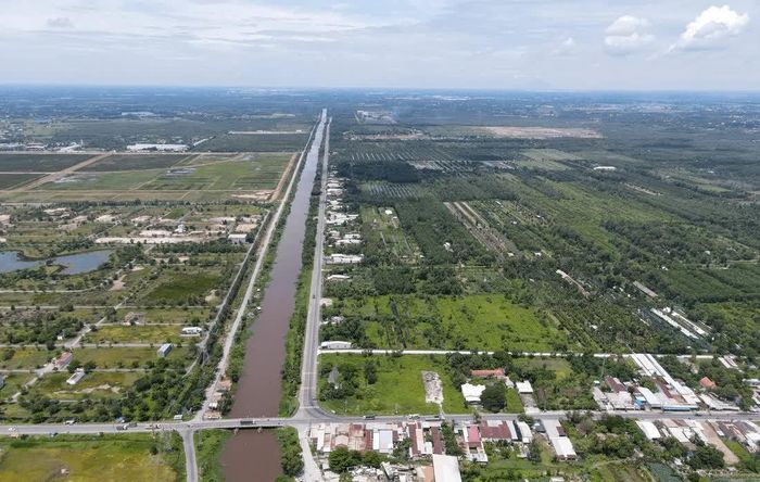 Khu vực kênh Thầy Cai nơi đường Vành đai 4 - TP Hồ Chí Minh đi ngang qua.